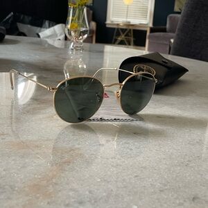 Ray-Ban Gold Frame Green Lens Round Sunglasses